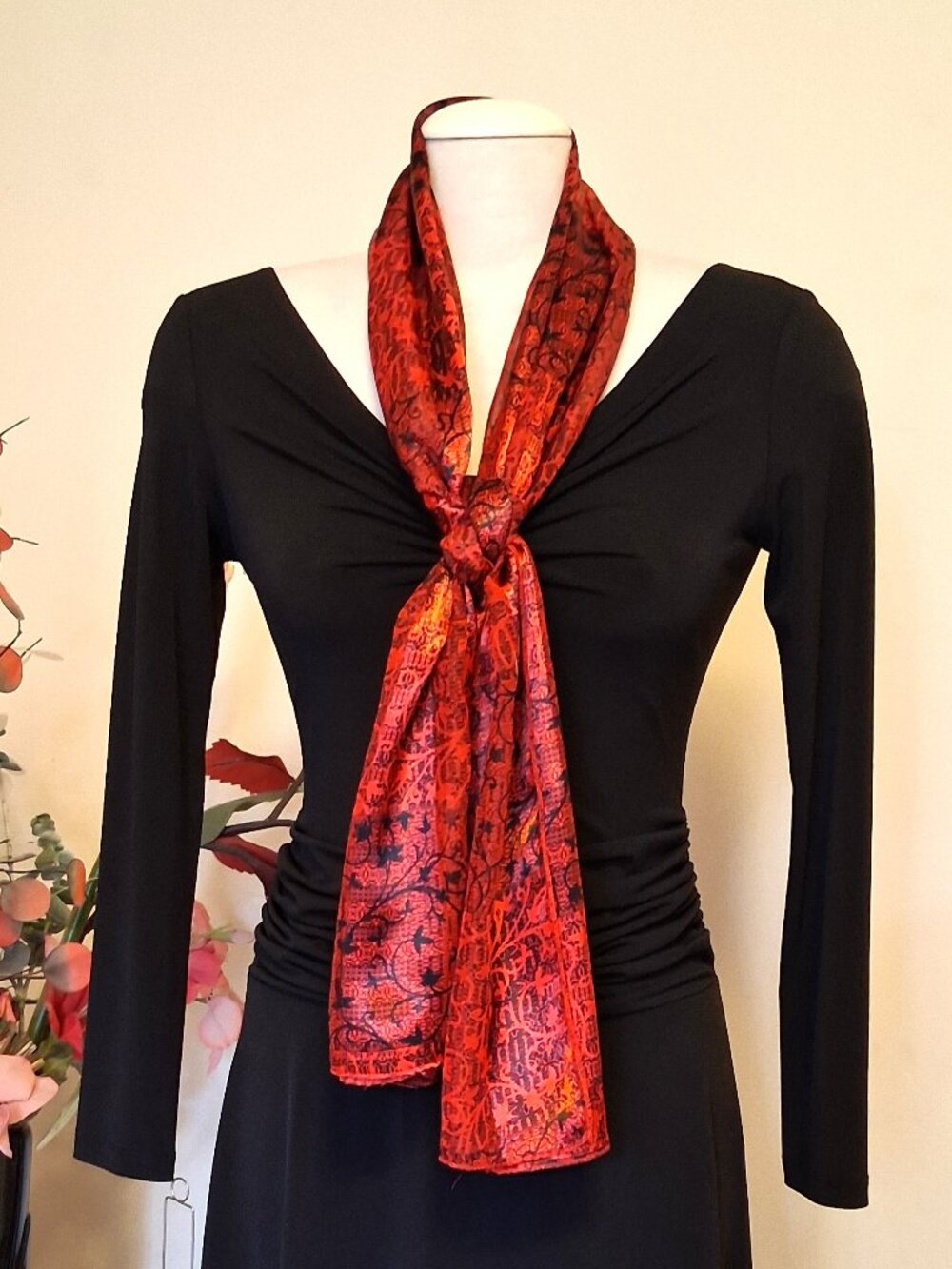NWOT Vintage Lightweight Floral Print Long Scarf Wrap Wearable Art Scarves